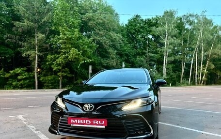 Toyota Camry, 2022 год, 3 300 000 рублей, 3 фотография