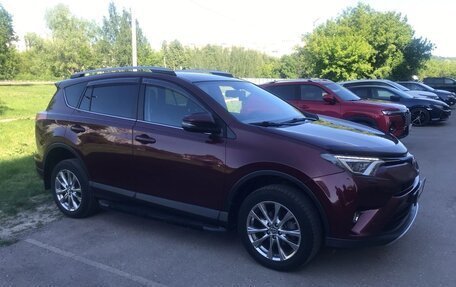 Toyota RAV4, 2017 год, 2 720 000 рублей, 2 фотография