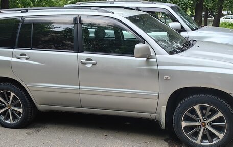 Toyota Kluger I, 2002 год, 1 200 000 рублей, 3 фотография
