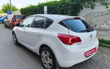 Opel Astra J, 2011 год, 620 000 рублей, 5 фотография