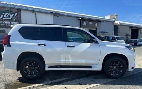 Toyota Land Cruiser Prado 150 рестайлинг 2, 2021 год, 3 764 027 рублей, 8 фотография