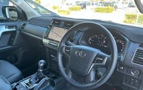 Toyota Land Cruiser Prado 150 рестайлинг 2, 2021 год, 3 764 027 рублей, 9 фотография