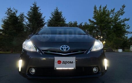 Toyota Prius Alpha I (ZVW40/41), 2013 год, 1 400 000 рублей, 2 фотография