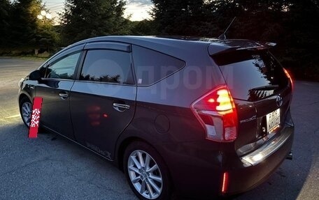 Toyota Prius Alpha I (ZVW40/41), 2013 год, 1 400 000 рублей, 3 фотография