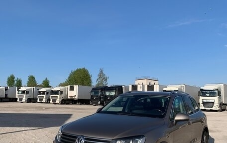 Volkswagen Touareg III, 2015 год, 3 300 000 рублей, 3 фотография