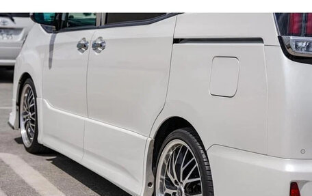 Toyota Noah III, 2021 год, 1 855 123 рублей, 9 фотография