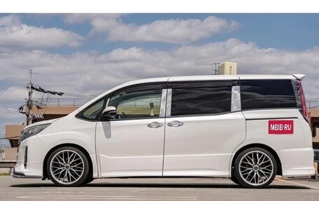 Toyota Noah III, 2021 год, 1 855 123 рублей, 8 фотография