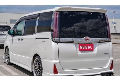 Toyota Noah III, 2021 год, 1 855 123 рублей, 16 фотография