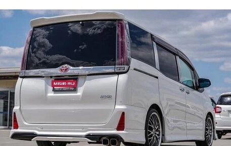 Toyota Noah III, 2021 год, 1 855 123 рублей, 12 фотография