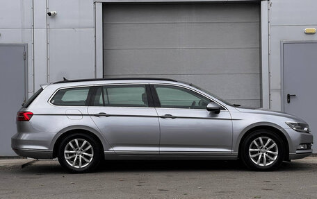 Volkswagen Passat B8 рестайлинг, 2018 год, 1 350 000 рублей, 3 фотография