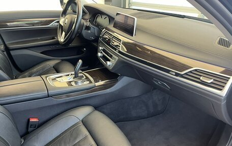 BMW 7 серия, 2018 год, 3 900 000 рублей, 10 фотография
