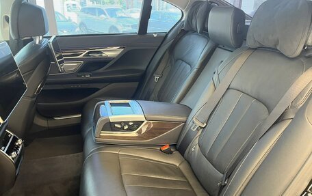 BMW 7 серия, 2018 год, 3 900 000 рублей, 12 фотография