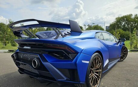 Lamborghini Huracán, 2023 год, 56 650 000 рублей, 4 фотография