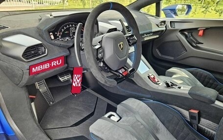 Lamborghini Huracán, 2023 год, 56 650 000 рублей, 10 фотография