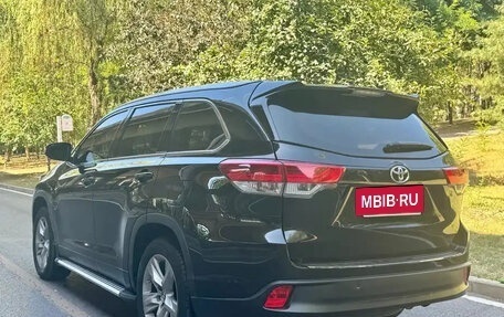Toyota Highlander III, 2021 год, 2 600 000 рублей, 4 фотография
