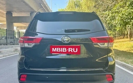 Toyota Highlander III, 2021 год, 2 600 000 рублей, 5 фотография