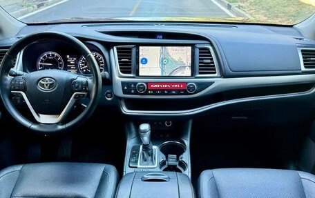 Toyota Highlander III, 2021 год, 2 600 000 рублей, 8 фотография