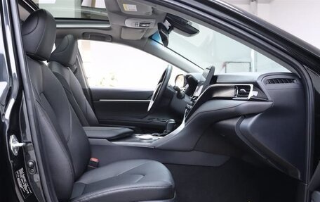Toyota Camry, 2021 год, 2 500 000 рублей, 7 фотография