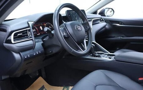 Toyota Camry, 2021 год, 2 500 000 рублей, 14 фотография