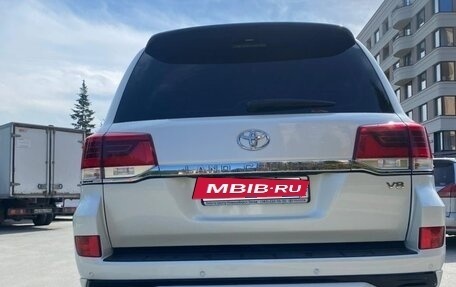 Toyota Land Cruiser 200, 2017 год, 8 500 000 рублей, 7 фотография