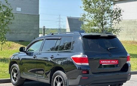 Toyota Highlander III, 2012 год, 1 730 000 рублей, 3 фотография