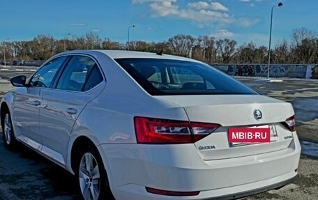 Skoda Superb III рестайлинг, 2017 год, 1 580 000 рублей, 10 фотография