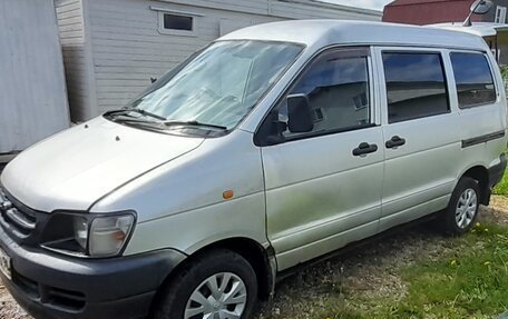 Toyota Town Ace III, 2001 год, 300 000 рублей, 2 фотография