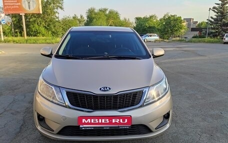 KIA Rio III рестайлинг, 2014 год, 1 000 000 рублей, 2 фотография