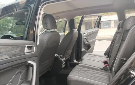 Volkswagen Tiguan II, 2021 год, 1 750 000 рублей, 11 фотография