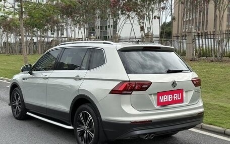Volkswagen Tiguan II, 2021 год, 1 830 600 рублей, 3 фотография