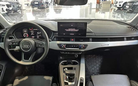 Audi A4, 2022 год, 2 650 000 рублей, 10 фотография