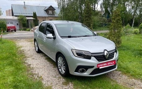 Renault Logan II, 2018 год, 900 000 рублей, 2 фотография