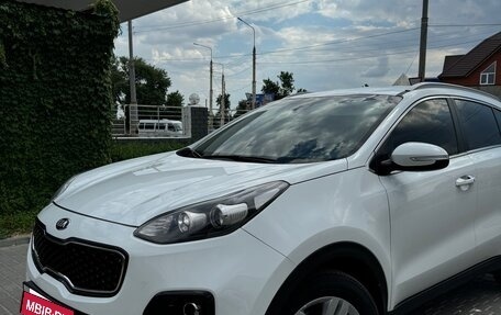 KIA Sportage IV рестайлинг, 2018 год, 2 550 000 рублей, 15 фотография