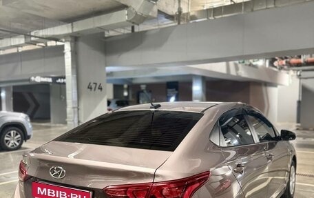 Hyundai Solaris II рестайлинг, 2018 год, 1 550 000 рублей, 1 фотография