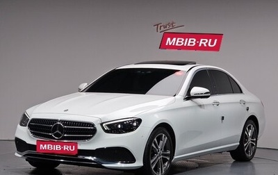Mercedes-Benz E-Класс, 2022 год, 4 500 000 рублей, 1 фотография