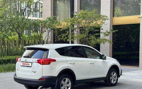 Toyota RAV4, 2013 год, 3 200 000 рублей, 12 фотография