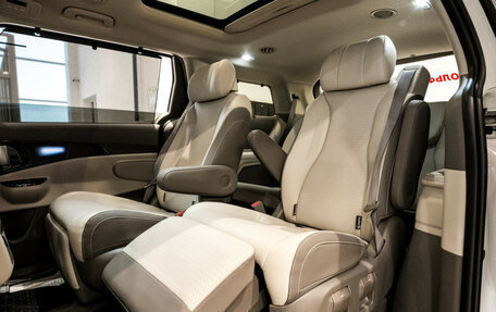 KIA Carnival, 2024 год, 6 890 000 рублей, 27 фотография