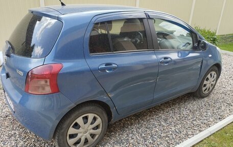 Toyota Yaris III рестайлинг, 2007 год, 300 000 рублей, 3 фотография