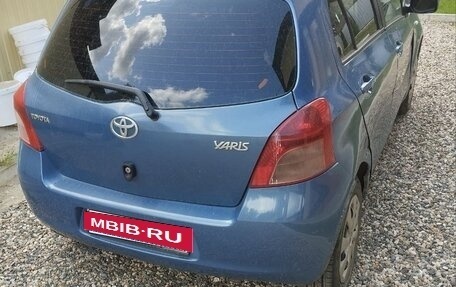 Toyota Yaris III рестайлинг, 2007 год, 300 000 рублей, 4 фотография