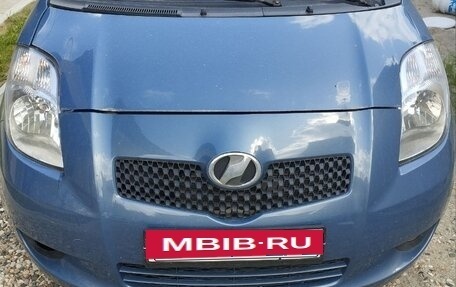 Toyota Yaris III рестайлинг, 2007 год, 300 000 рублей, 2 фотография