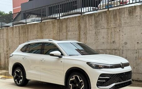 Volkswagen Tiguan, 2024 год, 3 780 600 рублей, 6 фотография