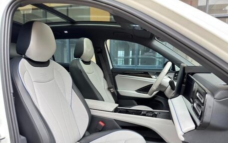 Volkswagen Tiguan, 2024 год, 3 780 600 рублей, 8 фотография