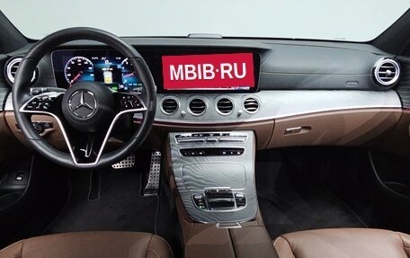 Mercedes-Benz E-Класс, 2022 год, 4 500 000 рублей, 9 фотография