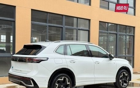 Volkswagen Tiguan, 2024 год, 3 780 600 рублей, 5 фотография