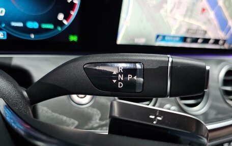 Mercedes-Benz E-Класс, 2022 год, 4 500 000 рублей, 13 фотография