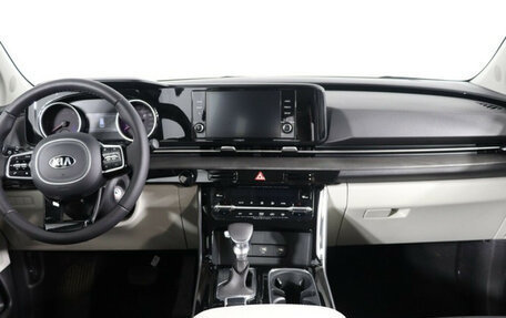 KIA Carnival, 2024 год, 6 890 000 рублей, 7 фотография