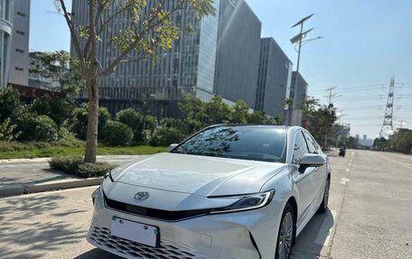 Toyota Camry, 2024 год, 3 250 000 рублей, 2 фотография