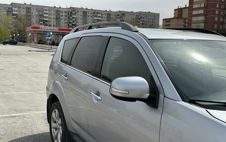 Mitsubishi Outlander III рестайлинг 3, 2011 год, 1 650 000 рублей, 10 фотография
