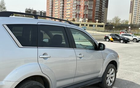 Mitsubishi Outlander III рестайлинг 3, 2011 год, 1 650 000 рублей, 19 фотография