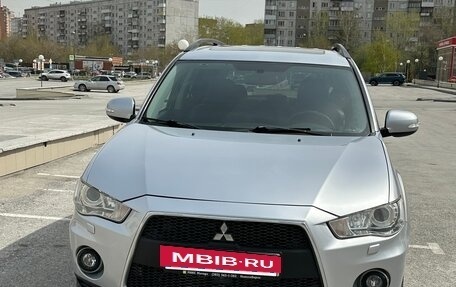 Mitsubishi Outlander III рестайлинг 3, 2011 год, 1 650 000 рублей, 6 фотография